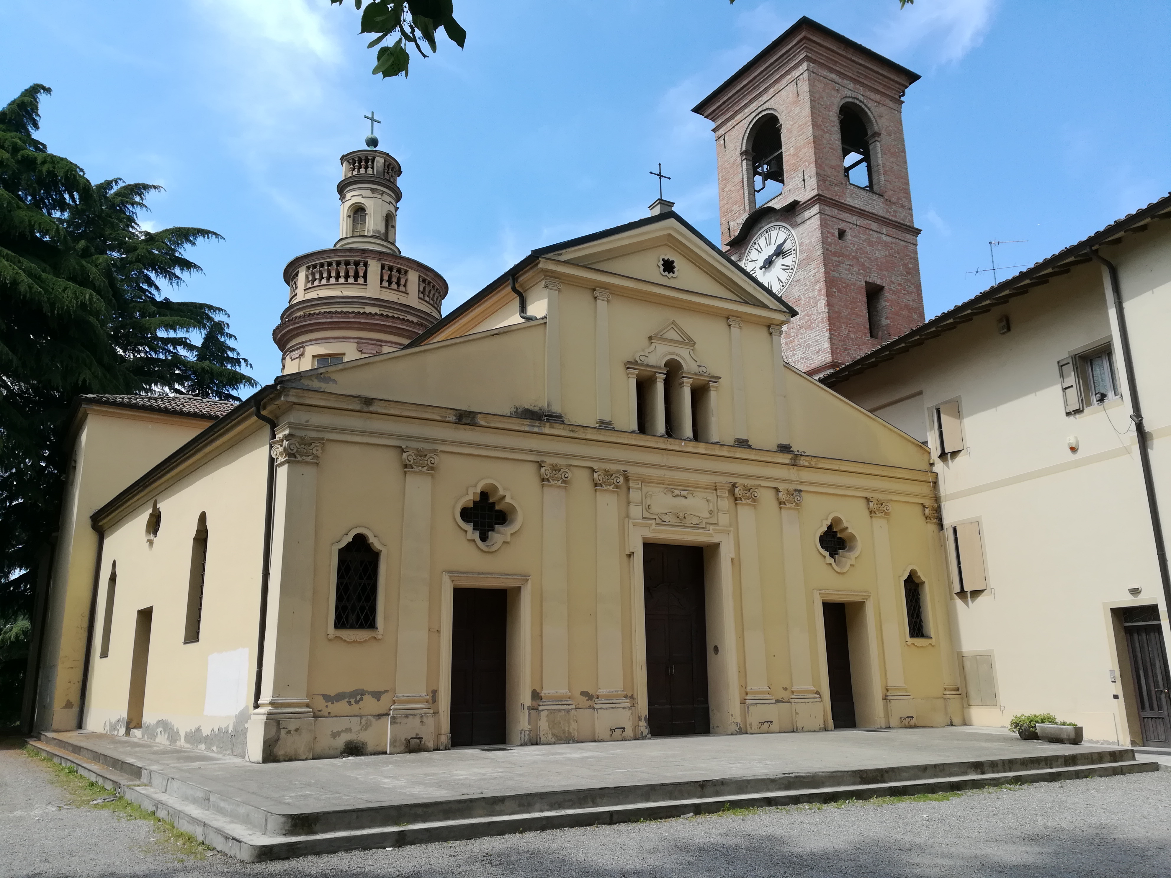 Cavriago è un comune italiano della provincia di Reggio nell'Emilia