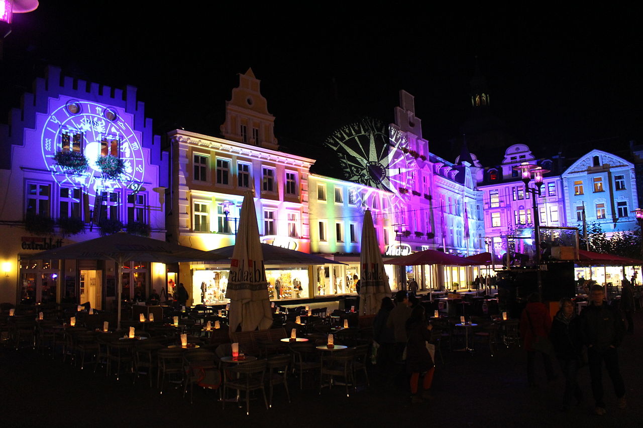 Altstadtmarkt während „RE leuchtet“