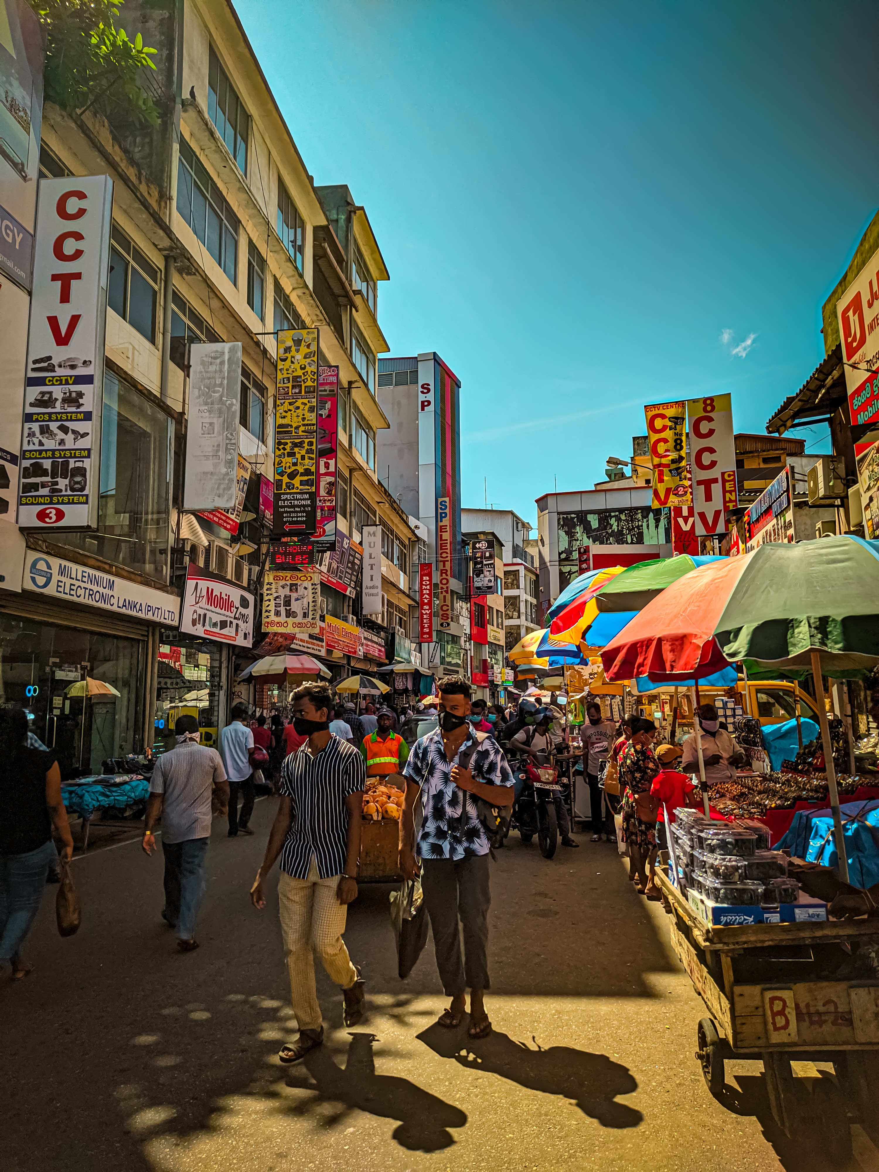 Learn More About the Local Lifestyle at the Pettah Market
