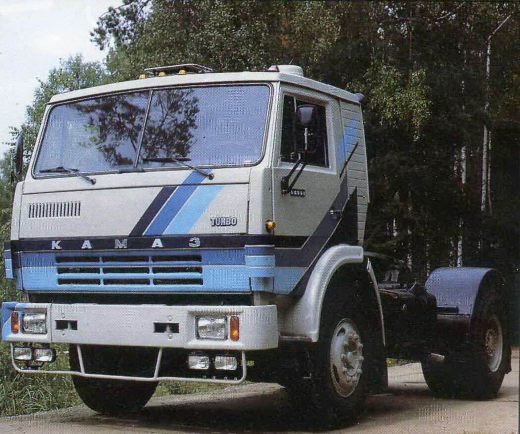 Советский тягач КамАЗ 5325, который выпускали ограниченной серией