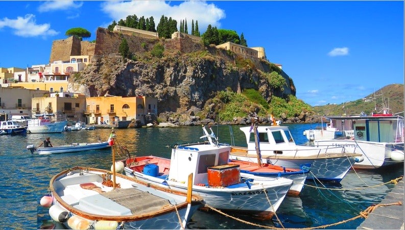 Остров Салина (Salina) -> бухта Porticello -> остров Липари (Lipari)