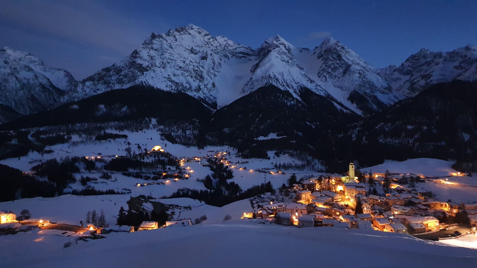 Вечерний вид на деревню Фтан , Швейцария